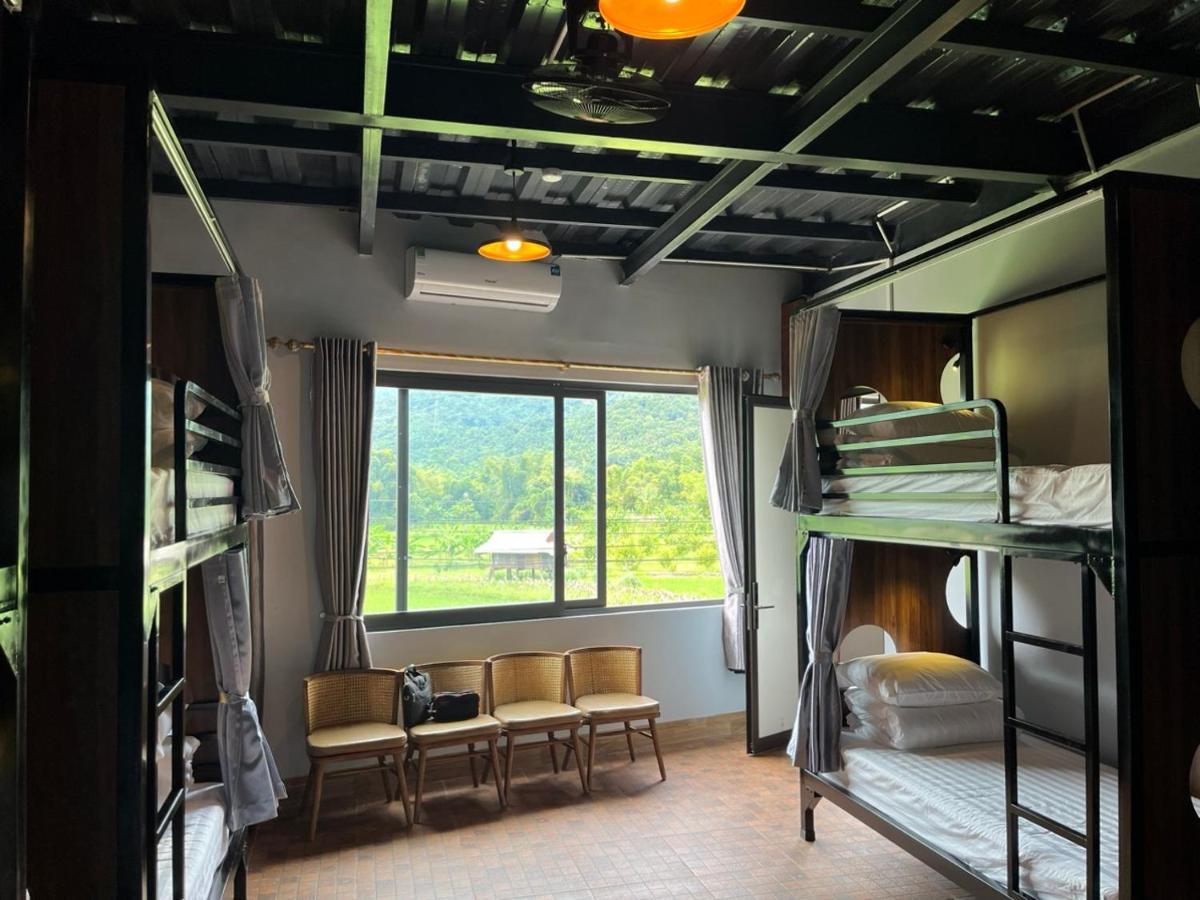 Rocks Ha Giang Hostel & Tour Buitenkant foto